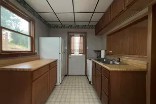 1004 Wallace St, Vandergrift, PA 15690 - Photo 10