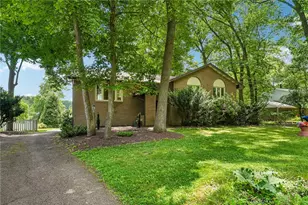 129 Green Forest Dr, Economy, PA 15005 - Photo 2