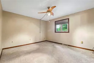 129 Green Forest Dr, Economy, PA 15005 - Photo 14