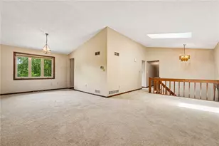 129 Green Forest Dr, Economy, PA 15005 - Photo 8