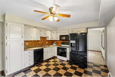 129 Green Forest Dr, Economy, PA 15005 - Photo 10
