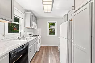 97 1st St, Ross Twp, PA 15229 - Photo 10