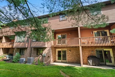 1002 Forest Edge Ct, Pittsburgh, PA 15090 - Photo 4