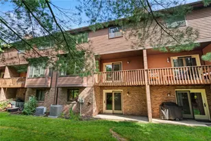 1002 Forest Edge Ct, Pittsburgh, PA 15090 - Photo 4