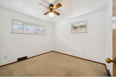 7867 Mark Dr, Pittsburgh, PA 15147 - Photo 18