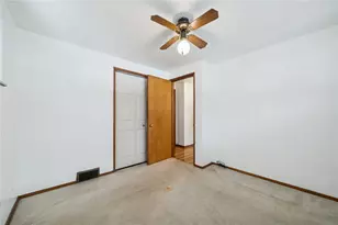 7867 Mark Dr, Pittsburgh, PA 15147 - Photo 16