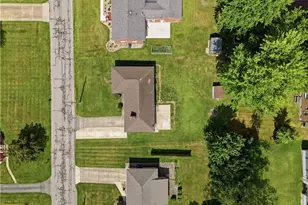 1806 Shady Dr, Farrell, PA 16121 - Photo 28