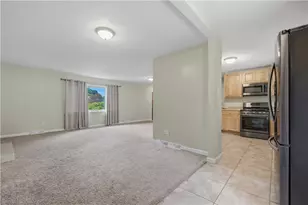 1806 Shady Dr, Farrell, PA 16121 - Photo 14