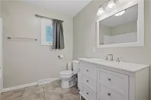 1806 Shady Dr, Farrell, PA 16121 - Photo 16