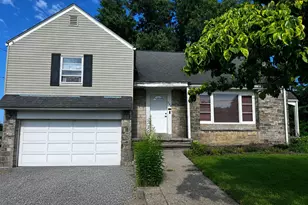 186 Oregon Dr, Hempfield Township, PA 15601 - Photo 1