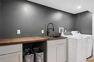 447 Saratoga Dr, Pittsburgh, PA 15236 - Photo 28