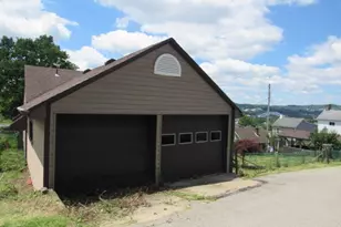 26 Mulberry St, Belle Vernon, PA 15012 - Photo 2