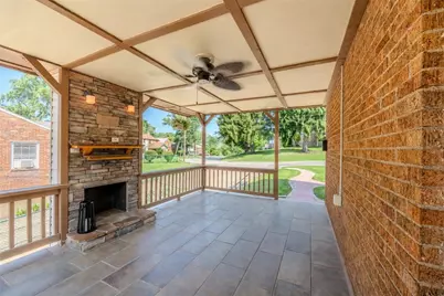 148 Marlow Dr, Pittsburgh, PA 15235 - Photo 2