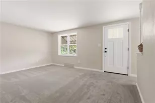 2520 Mohawk Dr, White Oak, PA 15131 - Photo 2