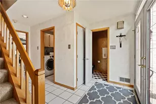 336 Cobblestone Cir, Robinson Twp, PA 15136 - Photo 6
