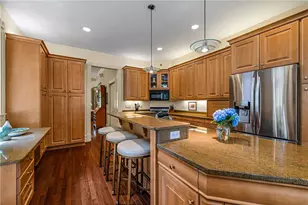 715 College St, Pittsburgh, PA 15232 - Photo 8