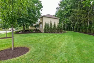 10489 Olde Villa Dr, Pittsburgh, PA 15044 - Photo 38