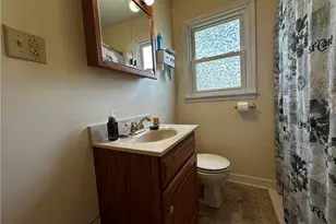 633 Crowder Ave, Sharon, PA 16146 - Photo 16