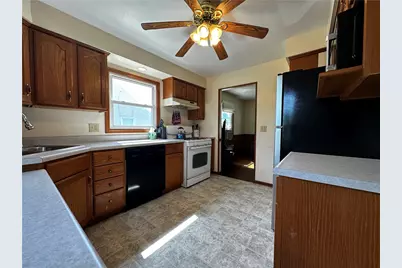 633 Crowder Ave, Sharon, PA 16146 - Photo 6