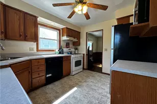633 Crowder Ave, Sharon, PA 16146 - Photo 6
