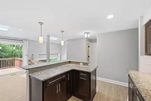 2736 Meadowcrest Ct, Pittsburgh, PA 15090 - Photo 6