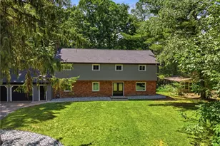 208 Lynwood Dr, Hempfield Township, PA 16125 - Photo 6