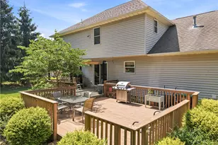 2357 Pierce Bluffs Dr, Hermitage, PA 16148 - Photo 2