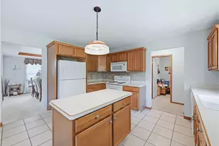 2357 Pierce Bluffs Dr, Hermitage, PA 16148 - Photo 14