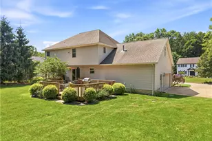 2357 Pierce Bluffs Dr, Hermitage, PA 16148 - Photo 6