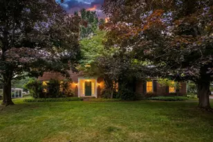 2545 Glenwood Dr, Pittsburgh, PA 15090 - Photo 2