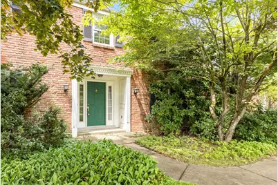 2545 Glenwood Drive, Pittsburgh, PA 15090 - Photo 4