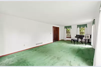 2545 Glenwood Drive, Pittsburgh, PA 15090 - Photo 8