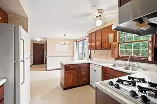 2545 Glenwood Dr, Pittsburgh, PA 15090 - Photo 14