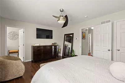 662 Freedom Dr, Collier Township, PA 15106 - Photo 16