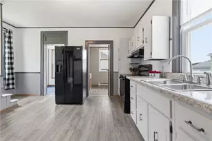 215 McKim St, Zelienople, PA 16063 - Photo 12