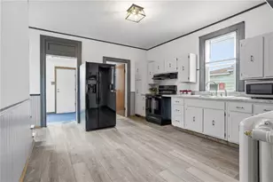 215 McKim St, Zelienople, PA 16063 - Photo 8