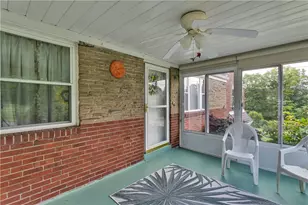 2714 Gould Dr, South Park, PA 15129 - Photo 4