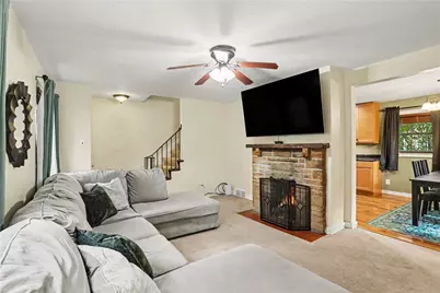 21 Leon Rd, Green Tree, PA 15220 - Photo 4