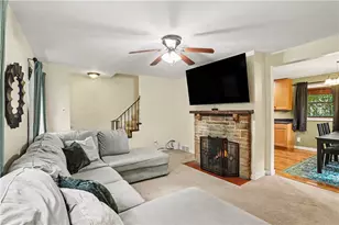 21 Leon Rd, Green Tree, PA 15220 - Photo 4