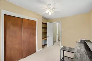 21 Leon Rd, Green Tree, PA 15220 - Photo 18