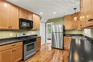 21 Leon Rd, Green Tree, PA 15220 - Photo 8