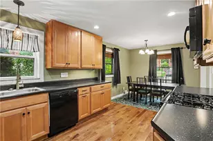 21 Leon Rd, Green Tree, PA 15220 - Photo 6