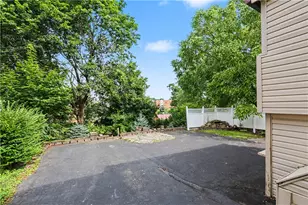 21 Leon Rd, Green Tree, PA 15220 - Photo 22