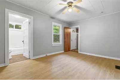 2913 E Bardonner Rd, Hampton, PA 15044 - Photo 14