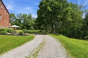 215 Twin Oaks Dr, Pine Township, PA 15090 - Photo 34