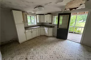 1054 Marelda Ave, Donora, PA 15033 - Photo 4