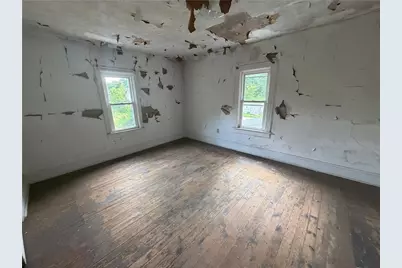 1054 Marelda Ave, Donora, PA 15033 - Photo 6
