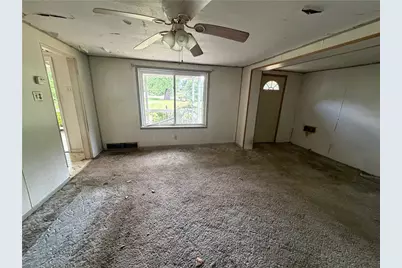 1054 Marelda Ave, Donora, PA 15033 - Photo 2