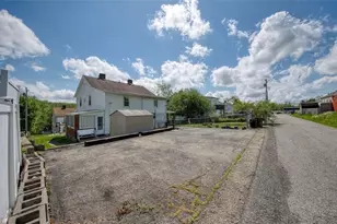 51 Sycamore St, Cecil, PA 15350 - Photo 6
