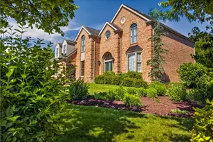154 Bittersweet Cir, Peters Township, PA 15367 - Photo 2